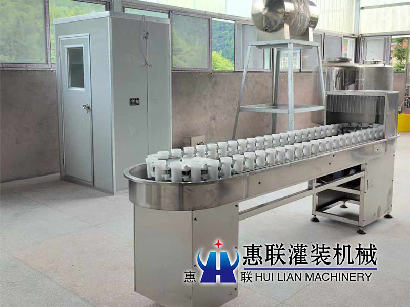 重慶鏈軌式洗瓶機調試完成