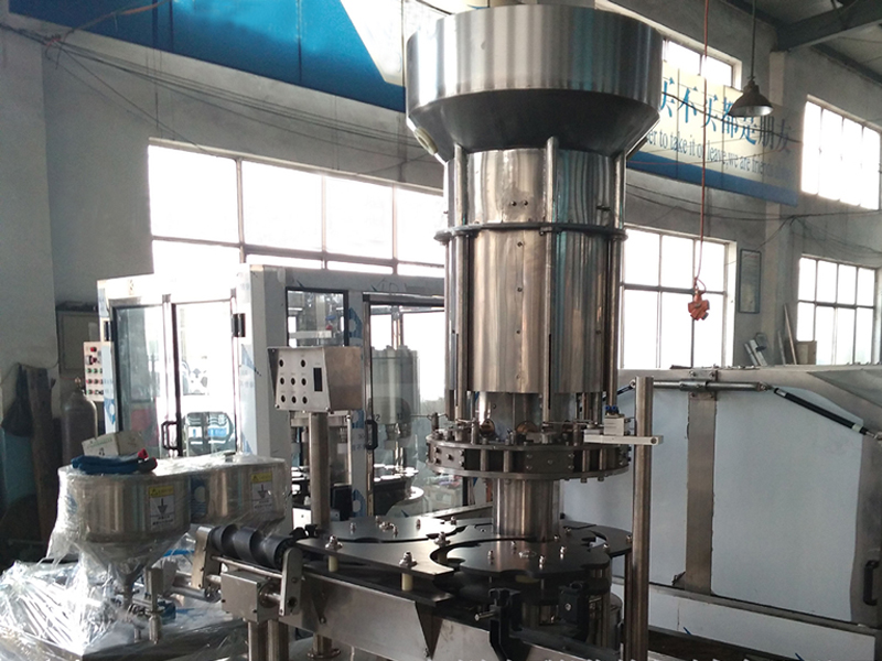 全自動6頭打塞機