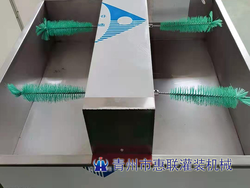 四頭毛刷洗瓶機